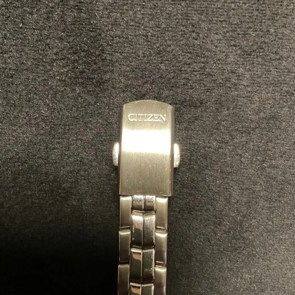 Citizen woman’s watch‎ quartz Silvertone model